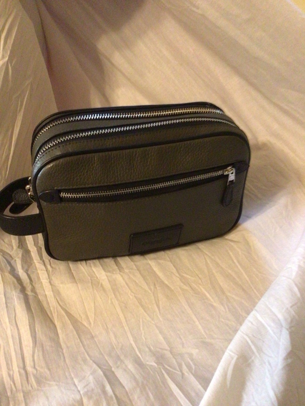 Coach Signature unisex cosmetic Kit / Toiletry Bag for traveling. Good condition